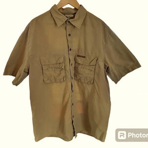 Ducks Unlimited button down shirt w/ mesh lining and front cargo pockets. Sz XL